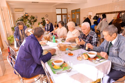 La Galați, bătrâni cu speranțe de comuniune