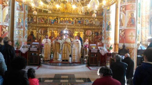 Sfânta Liturghie în limbaj mimico-gestual