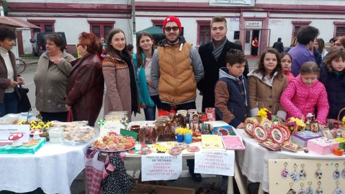 Tineri din Banatul de Munte prezenți la Târgul de toamnă de la Oravița