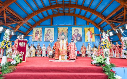 Mucenicul Dimitrie a unit în rugăciune români și greci