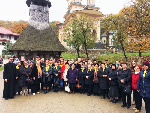 Credincioși din Cisnădie, pelerini în Maramureş
