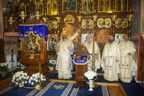 Liturghie arhierească la Târgu Neamţ