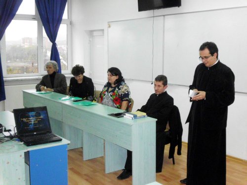 Teme de teologie şi ştiinţă dezbătute la Colegiul Economic din Hunedoara