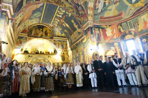 Fresca Bisericii „Sfântul Nicolae” din Câmpina a fost sfințită