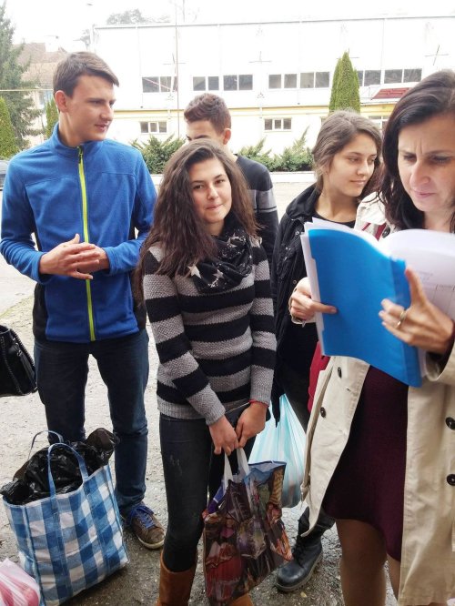 Elevi din Târnăveni solidari cu persoanele defavorizate