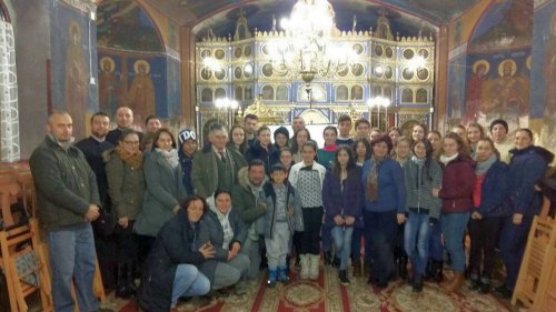 Activitate catehetică  cu tinerii la Parohia Dobra din Dâmbovița
