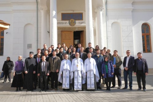 Noi absolvenţi la Facultatea de Teologie din Bucureşti 