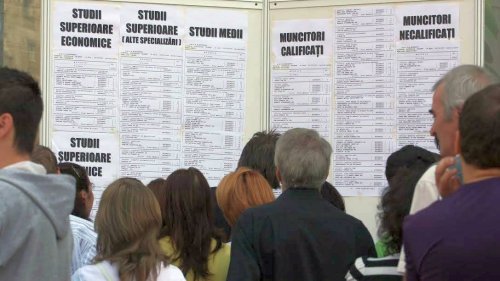 Peste jumătate din români şi-ar schimba locul de muncă