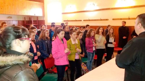 Întâlnirea cu tema „Icoană fereastră spre cer” pentru tineri, la Sângiorgiu de Mureș