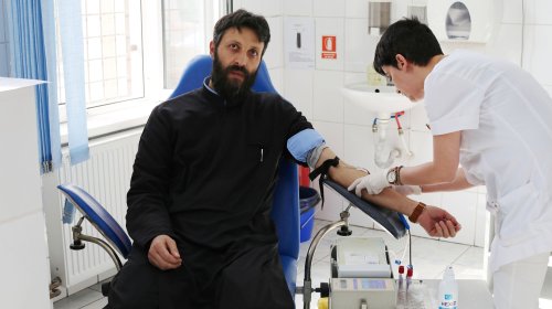 Peste 70 de sibieni au donat sânge
