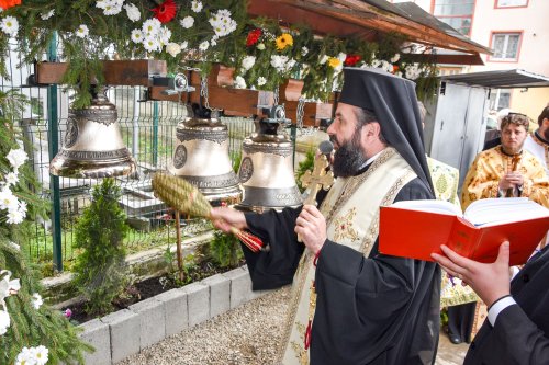 Clopote noi pentru Biserica „Sfântul Dimitrie” din Caransebeș