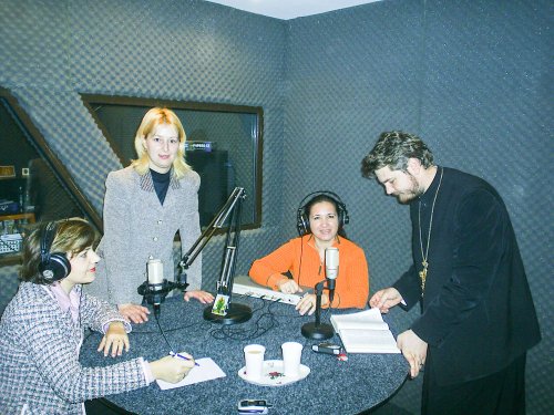 Radio Lumina, 12 ani de emisie