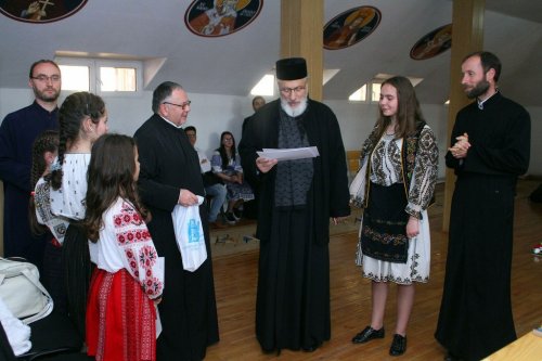 Au fost premiaţi tinerii iconari din Arhiepiscopia Argeșului