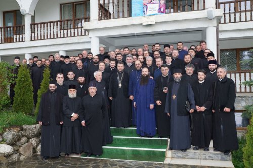 Întrunire a preoților din Protopopiatul Câmpina, la Bușteni