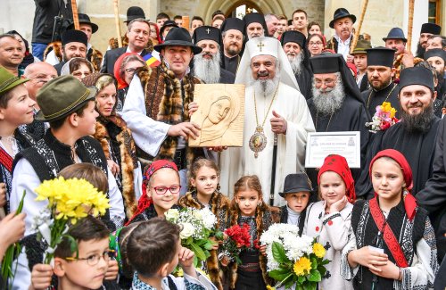 Întâmpinarea Patriarhului României la Putna
