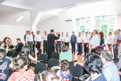 Cursuri pentru cântăreţii din Mitropolia Olteniei, la Tismana