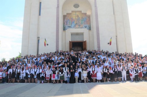 Peste 600 participanți la „Întâlnirea tinerilor ortodocși bihoreni”