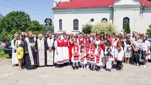 Sărbătoarea de hram a bisericii ortodoxe Buhani - „Duminica Tuturor Sfinților”