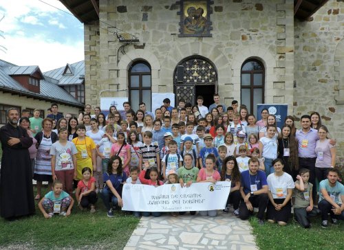 Cea de-a XVI-a ediţie a Taberei de creaţie „Dăruind vei dobândi“, la final