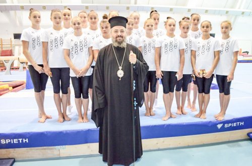Episcopia Devei şi Hunedoarei a donat aparatură sportivă în valoare de 16.000 de euro