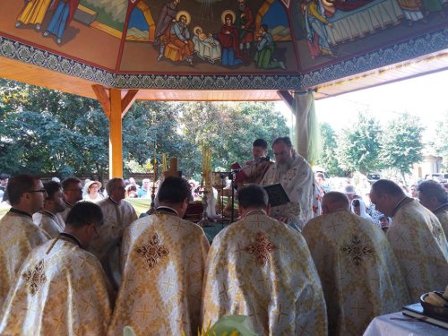 Sărbătoare la Biserica Precista din municipiul Bacău