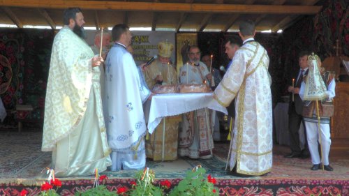 Liturghii arhiereşti la Cămârzani şi Soloneţ