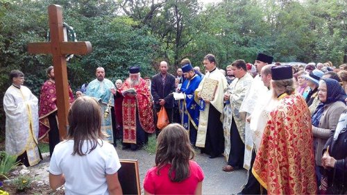 Înălţarea Sfintei Cruci sărbătorită la Mănăstirea Feredeul din Deal