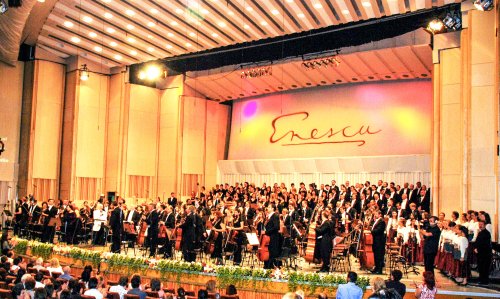 Expoziții și proiecte dedicate Festivalului Enescu