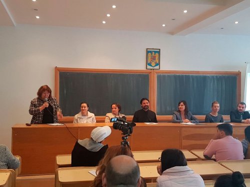 Dezbateri despre educație și carieră la Râmnicu Vâlcea