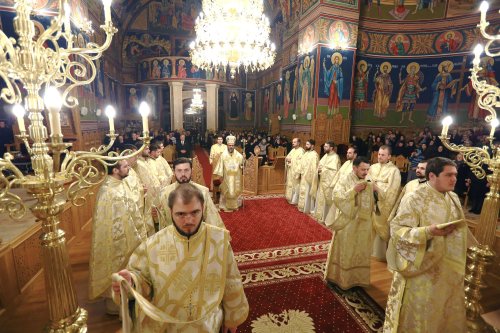 Sărbătoarea Sfântului Ierarh Nectarie la Buzău