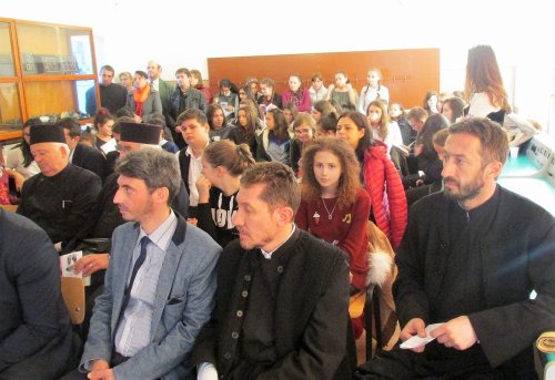 Simpozion interjudețean cu tematica „Creștinism, artă, mărturisire” la Liceul Tehnologic „Crișan” din Crișcior, Hunedoara