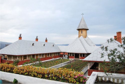 Slujire arhierească la Mănăstirea „Sfânta Ana” din Orşova