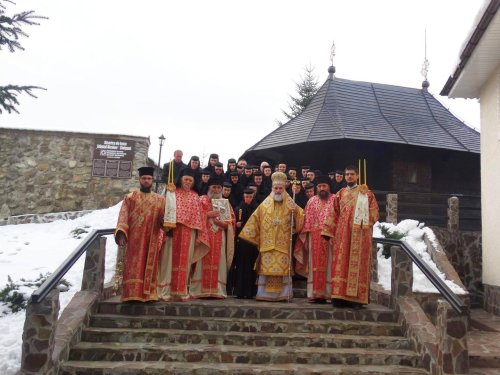 Liturghie arhierească la Mănăstirea Ciolpani