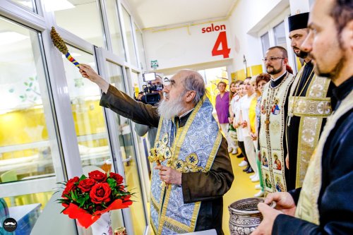 Sfântul Nicolae le-a adus copiilor din Arad un spital nou