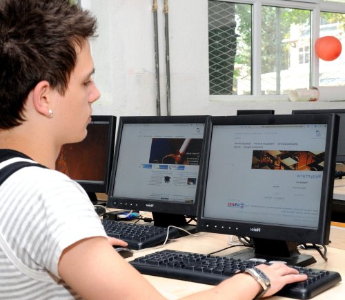 Învăţământ online pentru copiii români din străinătate