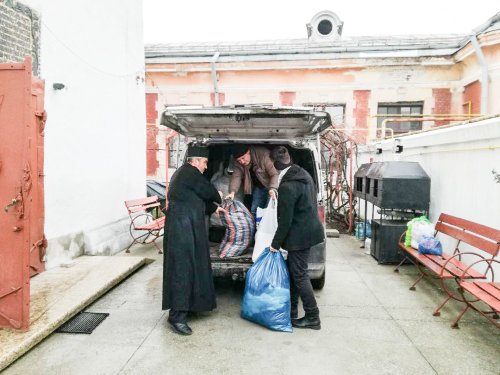 Donaţie de haine pentru românii din Bulgaria şi Serbia