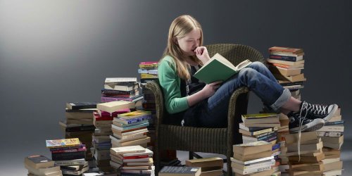 De ce citesc tinerii tot mai puțin literatură