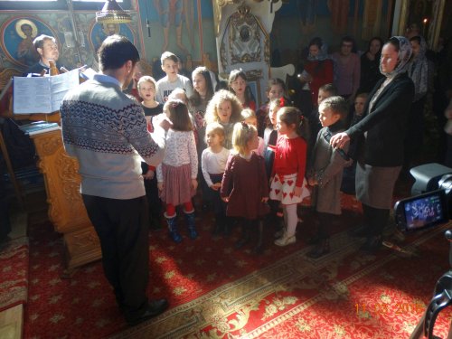 Program cultural dedicat mamei, la Botoşani