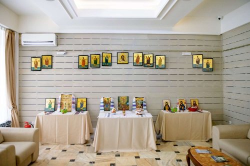 Expoziţie de icoane pictate şi ouă încondeiate la Colegiul „Sfântul Nicolae“