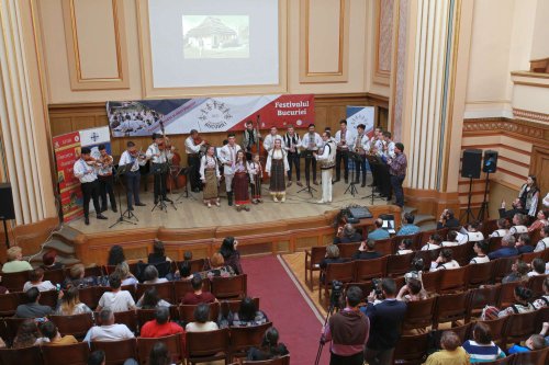 Tinerii s-au întâlnit în Iaşi la „Festivalul bucuriei“