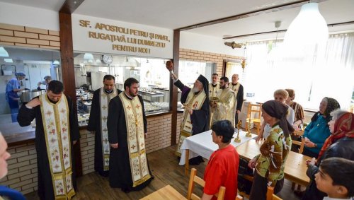 Inaugurarea cantinei sociale a Arhiepiscopiei Târgoviștei