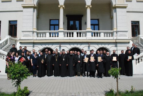 Moment festiv pentru teologii craioveni