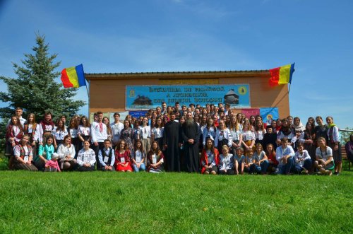 Întâlniri ale tinerilor de pe valea Muntelui Ceahlău şi ale atorenilor din judeţul Botoşani
