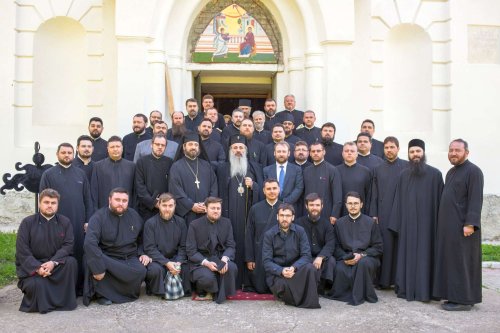 Au început cursurile pentru obţinerea gradelor profesionale pentru preoţi