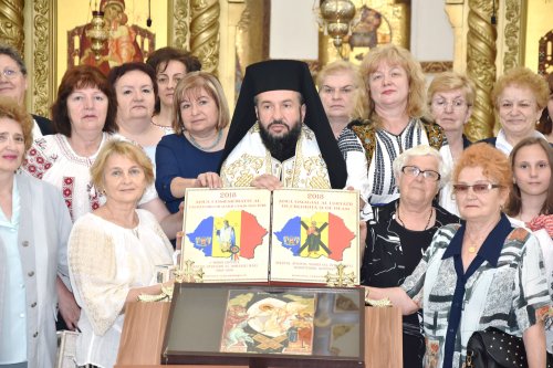 Femeile ortodoxe în unitate de credință și de neam