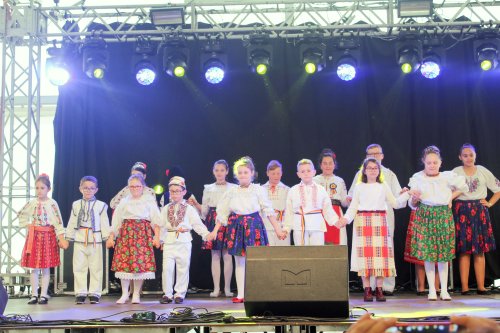 Românii din Valdemoro la sărbătoarea localității