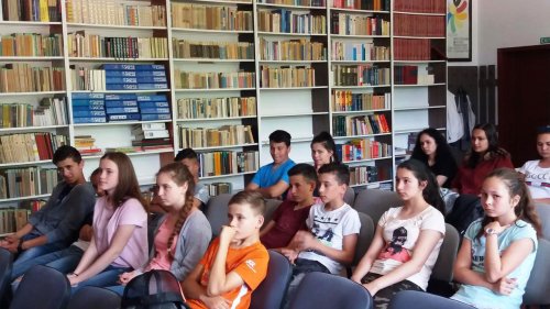 Întâlnire cu tinerii la Sângiorgiu de Pădure, Mureş