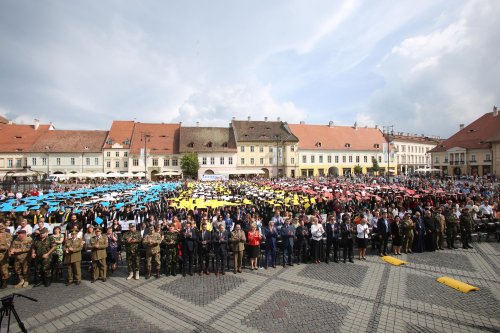 Festivitatea de absolvire „Gaudeamus” în Piața Mare din Sibiu