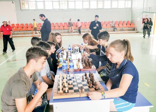 Concurs de șah și tenis de masă în cadrul Protoieriei Nicorești