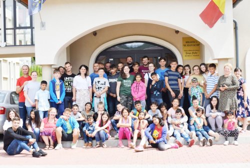 Tabără la Sângeorz-Băi pentru 40 de copii şi tineri de la Centrul pentru Protecția Copilului Beclean
